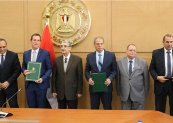 شاكر:الإعتماد على أحدث الأنظمة لتحسين كفاءة الشبكات وتقليل الفاقد فى الكهرباء