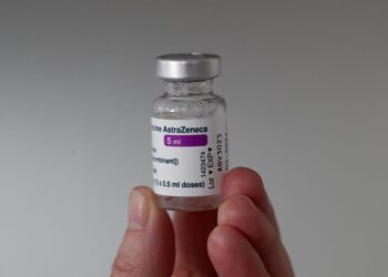 لقاح أسترازينيكا 10 مليون مصري معرضون للأثار الجانبية للقاح أسترازينيكا