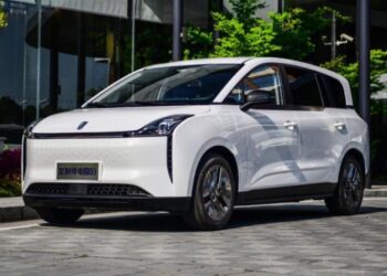 شراكة مصرية – صينية لإنتاج سيارة كهربائية منخفضة التكاليف