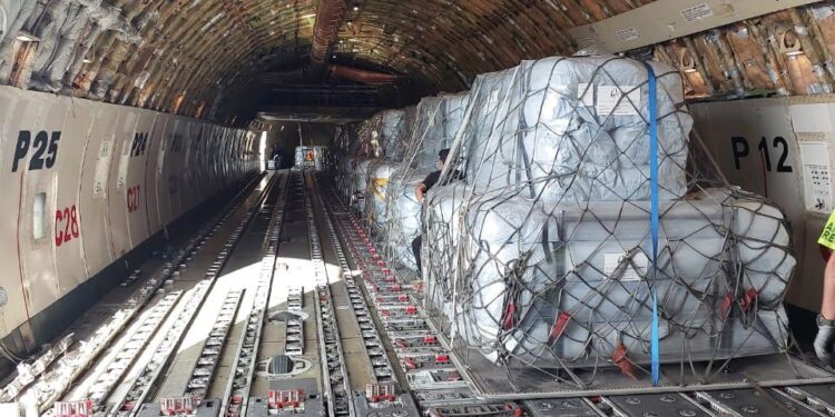 طائرات اغاثة غزة التموين: مطار العريش يستقبل الطائرة الرابعة في جسر الإغاثة الجوية لغزة