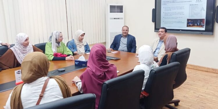 زيارة وفد طلابي من جامعة عين شمس لمصانع العاشر من رمضان زيارة وفد طلابي من جامعة عين شمس لمصانع العاشر من رمضان