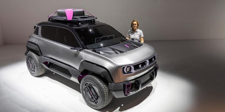 رينو تعيد إحياء موديل 4 بنسخة كهربائية مداها 400 كم