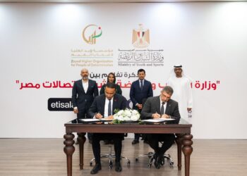اتصالات من e& في مصر تتعاون مع وزارة الشباب والرياضة لتطوير مراكز شباب
