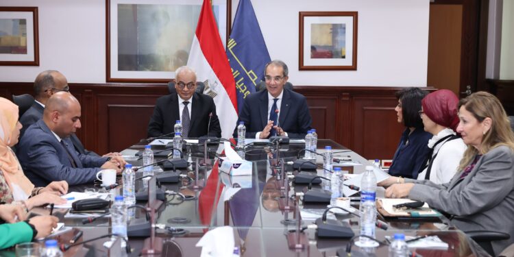 وزيرا الاتصالات وتكنولوجيا المعلومات والتربية والتعليم يجتمعان لبحث تطوير المنظومة التعليمية