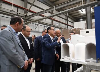 تجارية الجيزة: زيارة رئيس الوزراء لمصانع العاشر اليوم يؤكد الرغبة الجادة فى دعم الصناعة المصرية