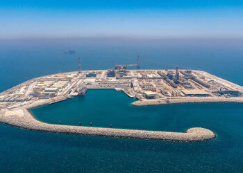 الإمارات تعتزم بناء أكبر شبكة لاسلكية خاصة من الجيل الخامس في قطاع الطاقة