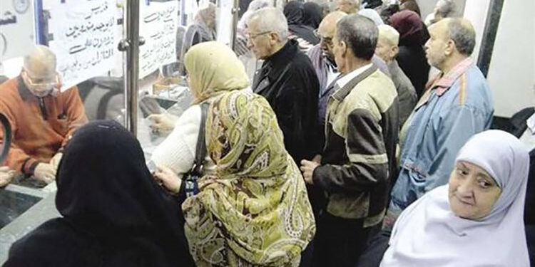 التأمينات تكشف حالة وحيدة يسقط فيها معاش الزوج عن الأرملة