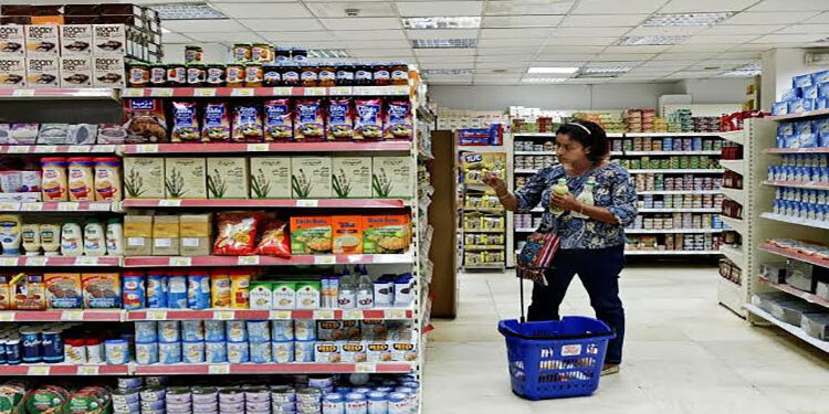 مدبولي يتابع جهود توافر السلع وضبط الأسواق            