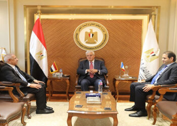 وزير التعليم العالي يعقد اجتماعًا مع رئيس الأكاديمية العربية للعلوم والتكنولوجيا والنقل البحري