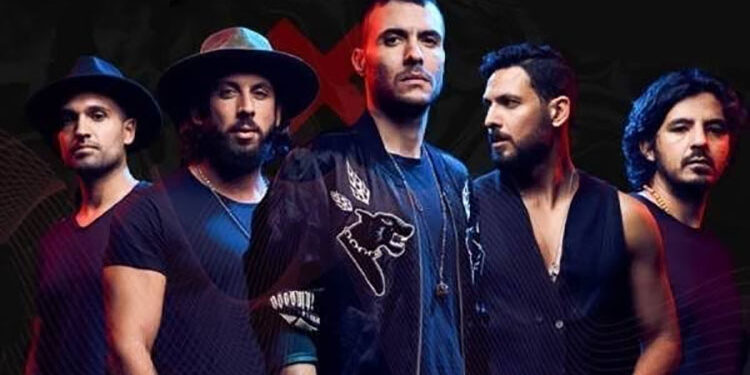 فريق كايروكى يحيي حفلا غنائيا فى إحدى الجامعات بالشروق