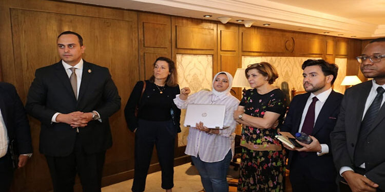 رئيس الرعاية الصحية يبحث مع المدير الإقليمي للبنك الدولي دعم التأمين الصحي الشامل