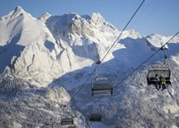 سويسرا تخطط لضبط أعداد الزوار لتجنب السياحة المفرطة