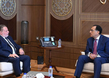 تفاصيل لقاء رئيس الوزراء بمحافظ البنك المركزي
