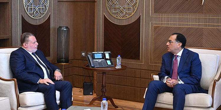 تفاصيل لقاء رئيس الوزراء بمحافظ البنك المركزي