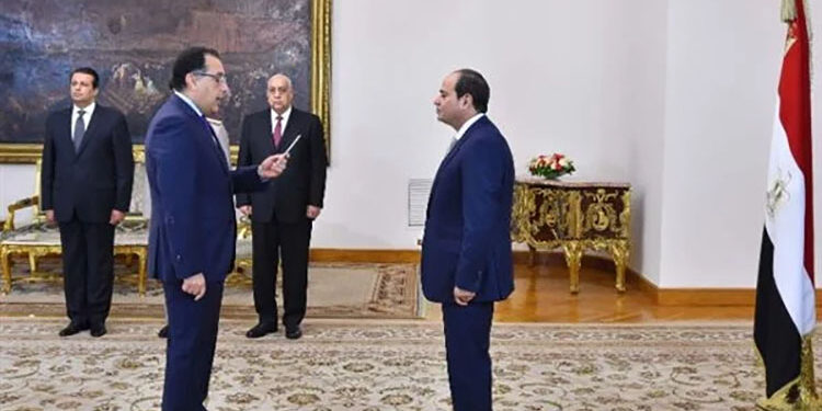 الحكومة الجديدة تؤدي اليمين الدستورية اليوم أمام الرئيس السيسي