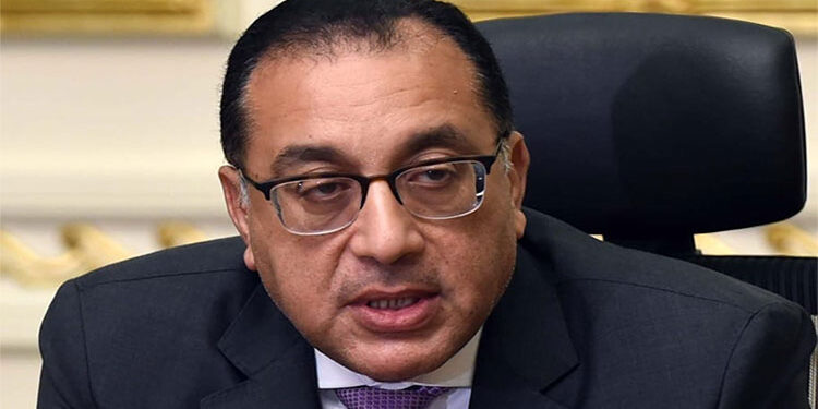 رئيس الوزراء يؤكد متابعة ملف الكهرباء ووضع حلول للقضاء على الأزمة