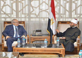وزير الأوقاف يستقبل رئيس جامعة القاهرة لتهنئته بتوليه حقيبة وزارة الأوقاف