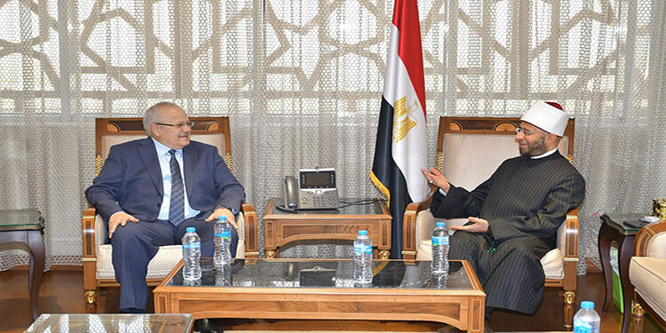 وزير الأوقاف يستقبل رئيس جامعة القاهرة لتهنئته بتوليه حقيبة وزارة الأوقاف