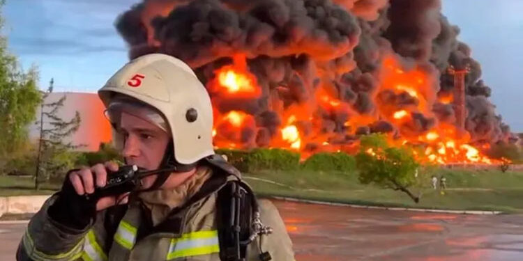 حريق في خط أنابيب حريق في خط أنابيب غاز بشبه جزيرة القرم