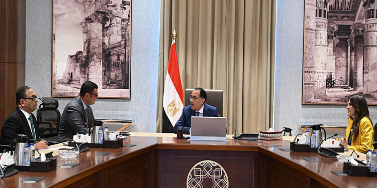 رئيس الوزراء يستعرض مع وزير الإسكان رؤية العمل خلال الفترة المقبلة
