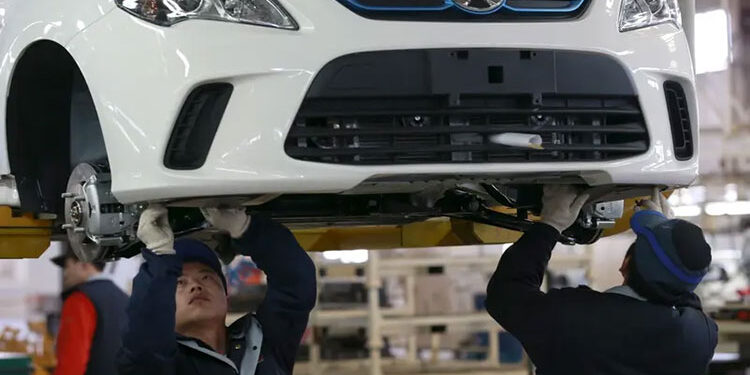 تصل لـ 38% .. الاتحاد الأوروبي يعلن فرض رسوما جمركية على السيارات الكهربائية الصينية