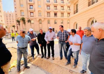 رئيس جهاز العاصمة الإدارية الجديدة يتابع موقف تنفيذ المشروعات بحي “جاردن سيتي الجديدة”