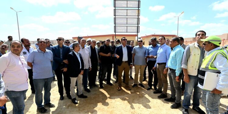 وزير الإسكان يتفقد الموقف التنفيذى لوحدات المبادرة الرئاسية “سكن لكل المصريين” بمدينة برج العرب الجديدة