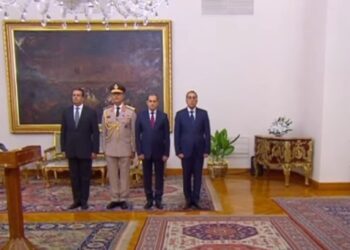 نواب المحافظين يؤدون اليمين الدستورية أمام الرئيس السيسي