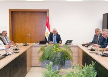 وزير الري يتابع الموقف المائى خلال فترة أقصى الإحتياجات المائية