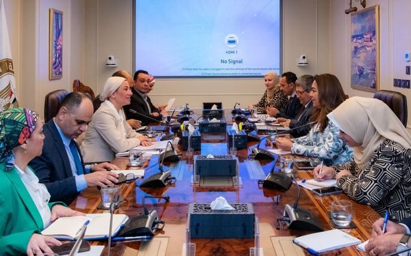 وزيرتا البيئة والتنمية المحلية تناقشان المستجدات الخاصة في مجال الإدارة المتكاملة للمخلفات الصلبة