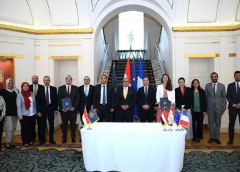 الرقابة المالية توقع مذكرة تفاهم مع الوكالة الفرنسية للتنمية لتعزيز التمويل المستدام