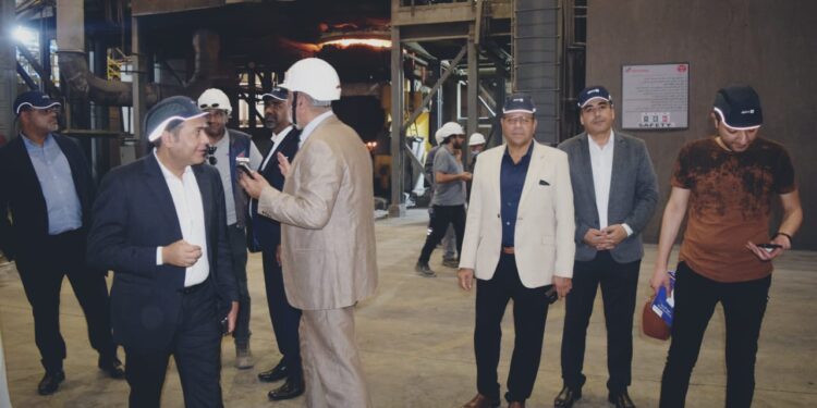 أيمن العشري : تنظيم زيارات لرجال الأعمال بالدول المختلفة للمصانع المصرية ضرورة