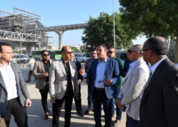 جولة موسعة من الـ8 صباحا لوزير الإسكان بمشروعات تنفيذ وتطوير ورفع كفاءة محاور الطرق بمدينة القاهرة الجديدة