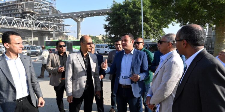 جولة موسعة من الـ8 صباحا لوزير الإسكان بمشروعات تنفيذ وتطوير ورفع كفاءة محاور الطرق بمدينة القاهرة الجديدة