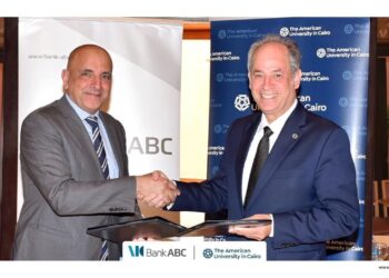 بنك ABC والجامعة الأمريكية يوقعان اتفاقية تعاون لدعم مشروع تعدد المناهج التعليمية