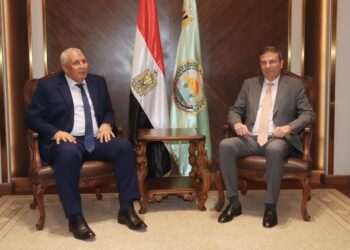 وزير الزراعة يستقبل وفد كبير من الجامعة الصينية للعلوم الزراعية