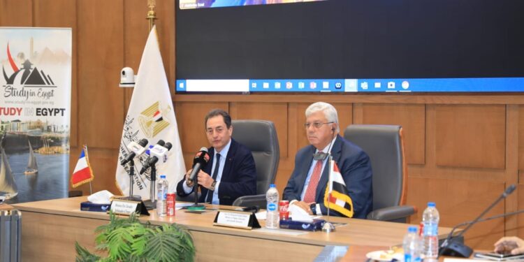 وزير التعليم العالى يشهد توقيع أضخم اتفاق إطارى للشراكة الدولية بين الجامعات المصرية والفرنسية