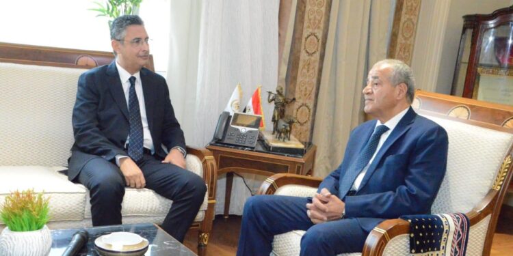 الدكتور علي المصيلحي يستقبل وزير التموين الجديد.. تفاصيل