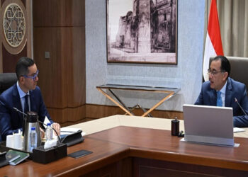 الخطيب لمدبولي: استقرار السياسات النقدية يجب أن تكون أهم الرسائل الموجهة للمستثمرين