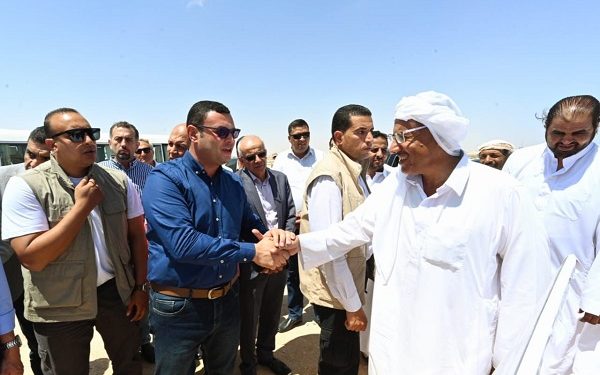 عقب زيارته لمدينة رأس الحكمة.. وزير الإسكان يتفقد محطة التحلية بالضبعة