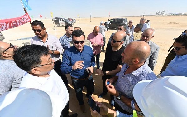 وزير الاسكان الجديد فى العلمين وزير الإسكان يتفقد الموقف التنفيذى لمشروع أبراج الداون تاون بمدينة العلمين الجديدة