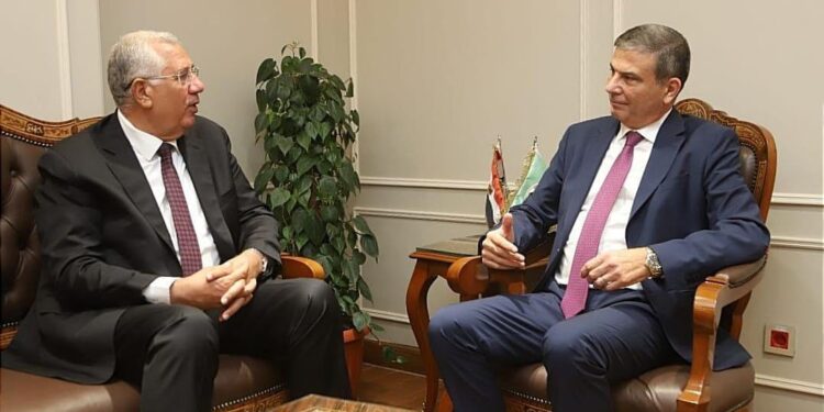 وزير الزراعة يستقبل السيد القصير بمقر الوزارة في العاصمة الإدارية الجديدة