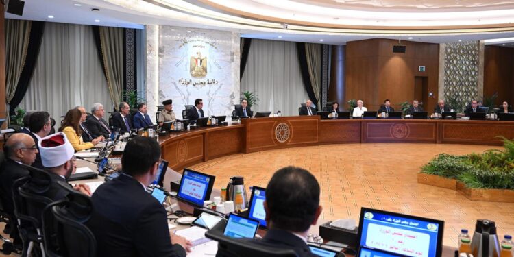 مدبولي: التواصل المستمر مع مجلس أمناء الحوار الوطني بهدف العمل على ترجمة توصيات ومخرجات المرحلة الأولى