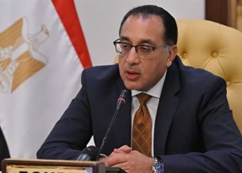 رئيس الوزراء يستعرض الفرص الاستثمارية المتاحة بقطاعات البترول والغاز والتعدين