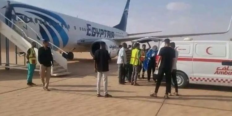 طائرة مصرية توقف رحلتها وتلجأ للهبوط اضطرارياً.. والسبب مفاجأة