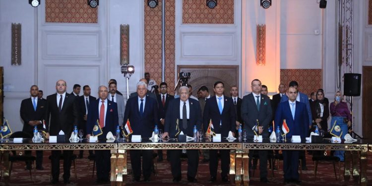 وزير التعليم العالي يشهد احتفالية حزب حماة الوطن لتكريم أوائل الشهادات الثانوية