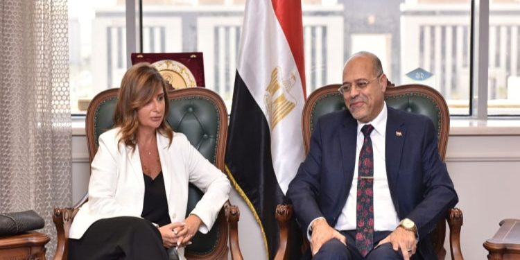 وزير العمل يستقبل وفدًا من شركة هِنكل مصر للصناعة والتجارة