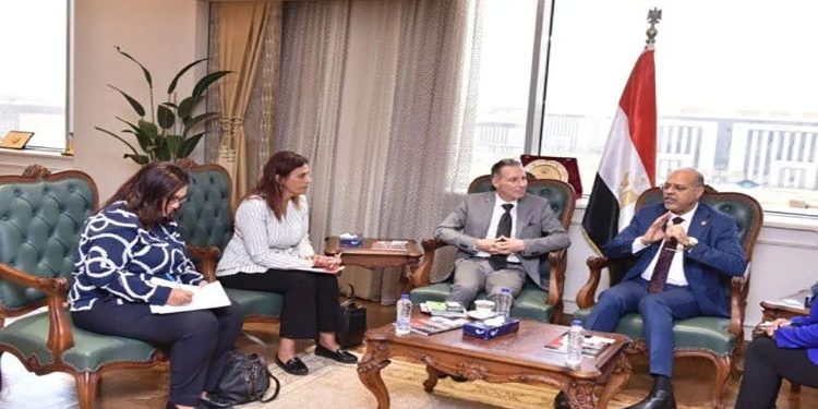 وزير العمل يستقبل وفدًا من برنامج الأغذية العالمي “WFP”