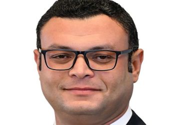 وزير الإسكان يتابع انتظام سير الحياة والخدمات المقدمة لمتضرري السيول بعد نقلهم لـ”زهور 15 مايو”