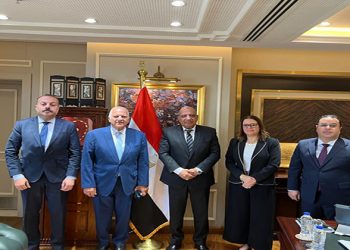 وزير الكهرباء يستقبل اعضاء لجنة الطاقة والبيئة  بمجلس النواب